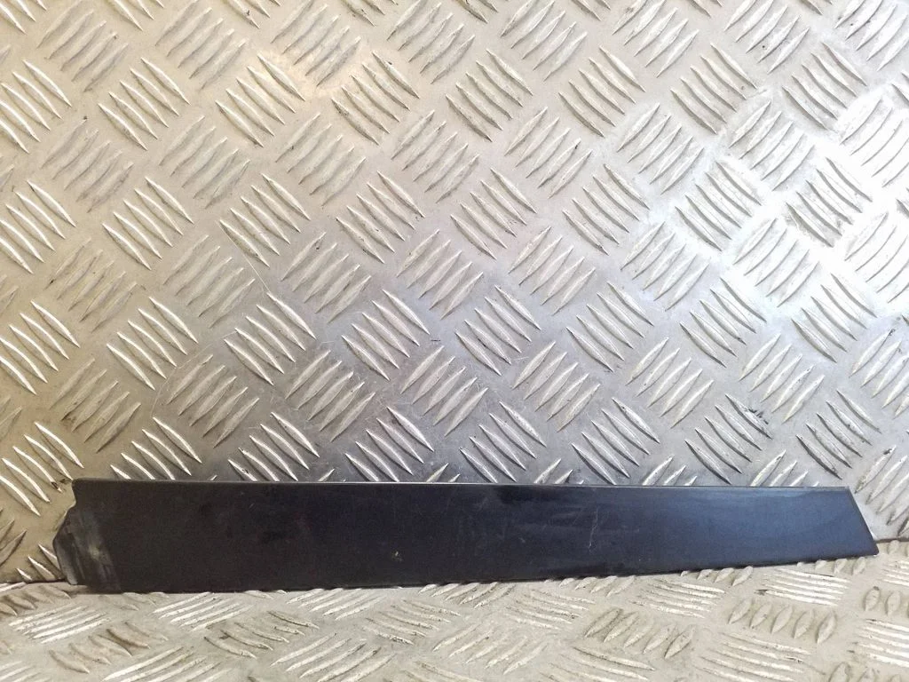 Rear door glass trim molding 1K9839904C