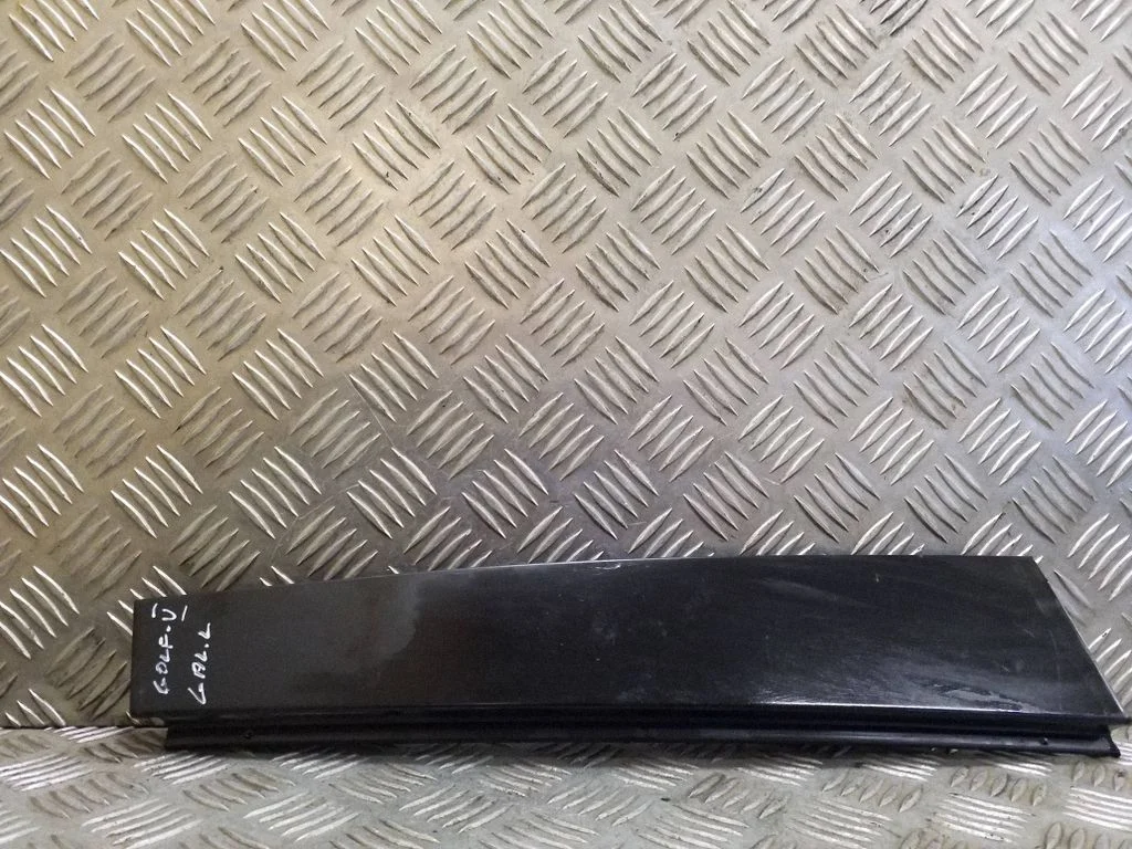 Rear door glass trim molding 1K6839901