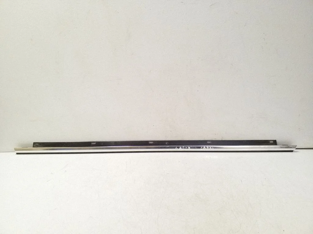 Aizmugurējo durvju stikla apdare 4F0853764