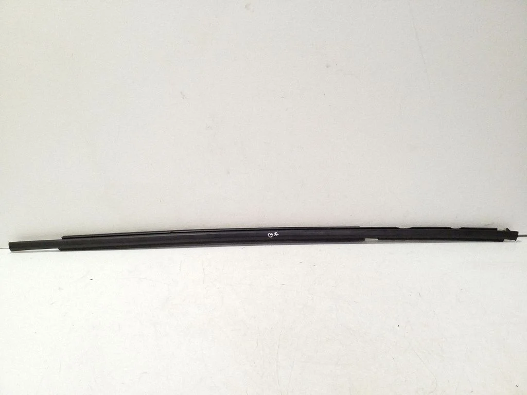 Rear door glass trim molding – right