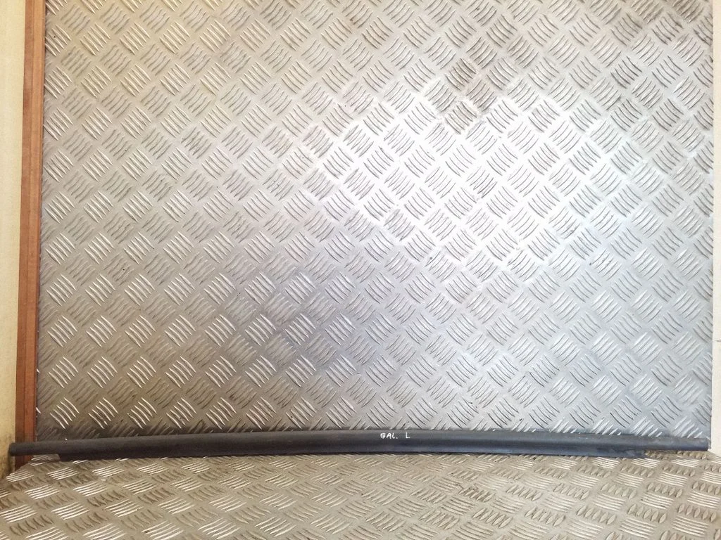 Rear door glass trim molding – Opel Zafira A (1999-2005)