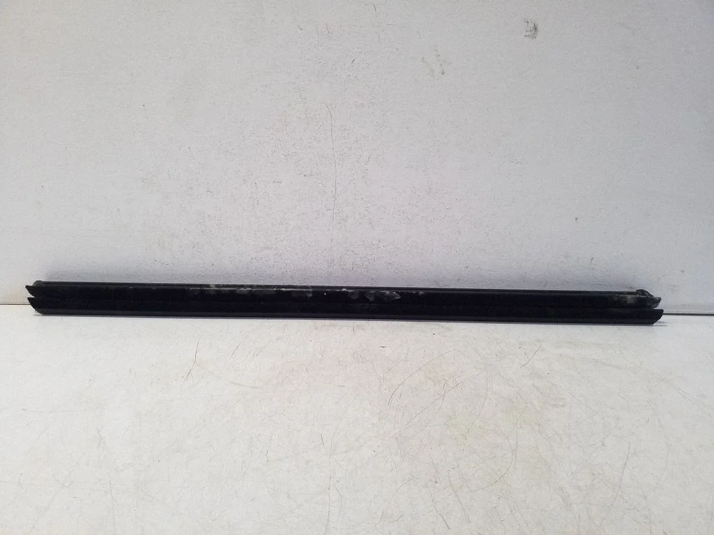 Rear door glass trim molding – Audi A1 (2018-)