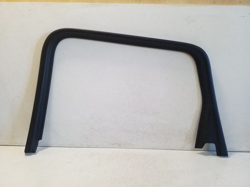 Rear door glass trim molding – Volkswagen Touareg II (2010-2018)