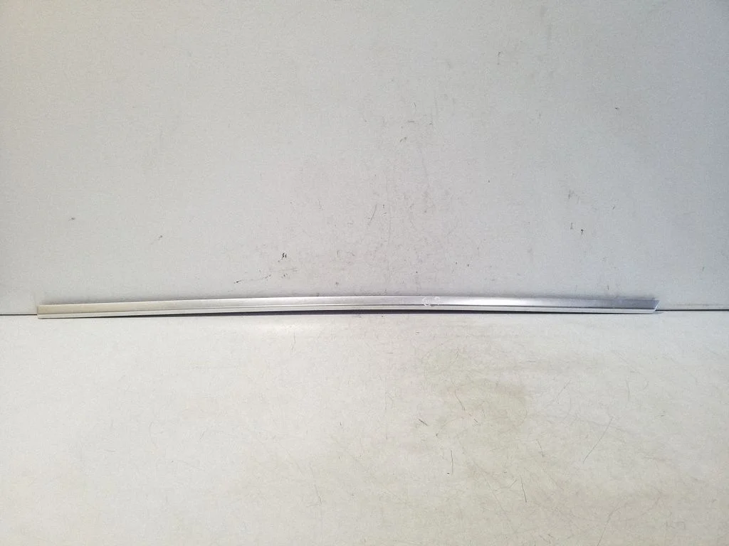Aizmugurējo durvju stikla apdare 31371114