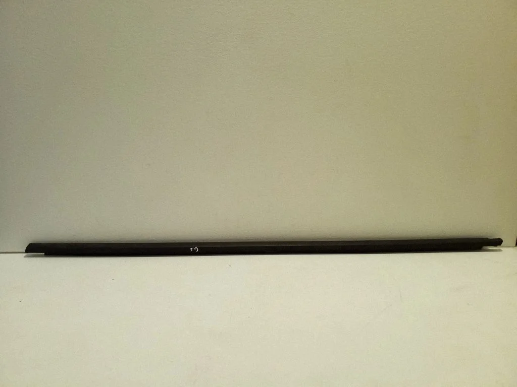 Rear door glass trim molding – Volkswagen e-Golf (2014-)