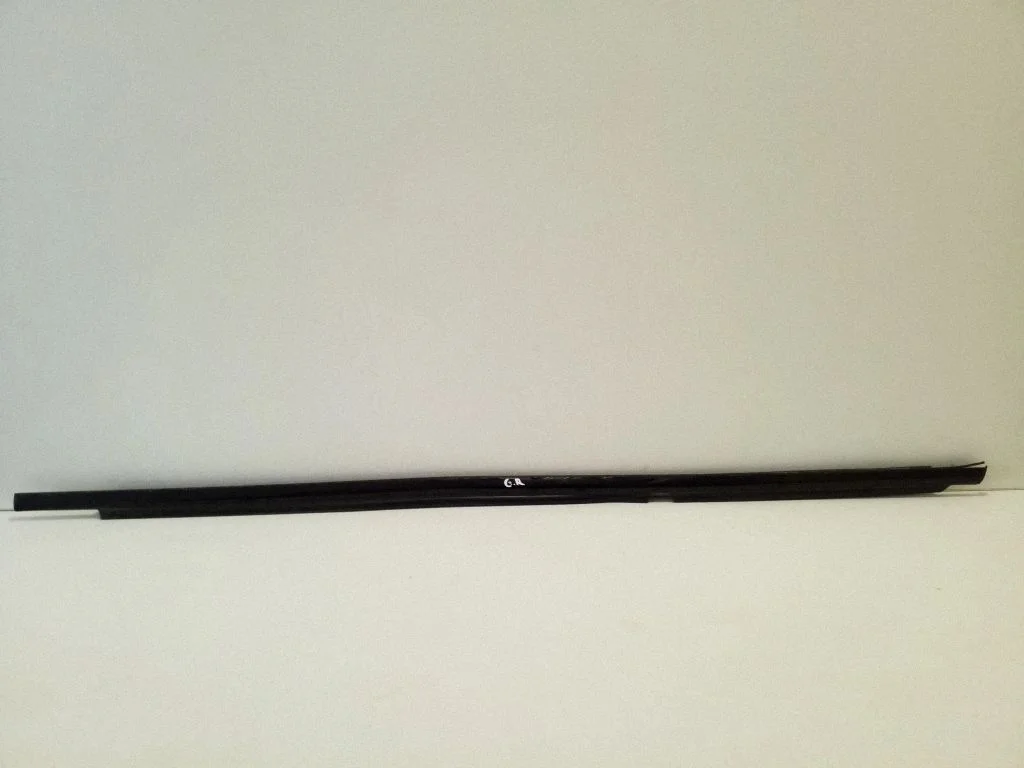 Rear door glass trim molding – right