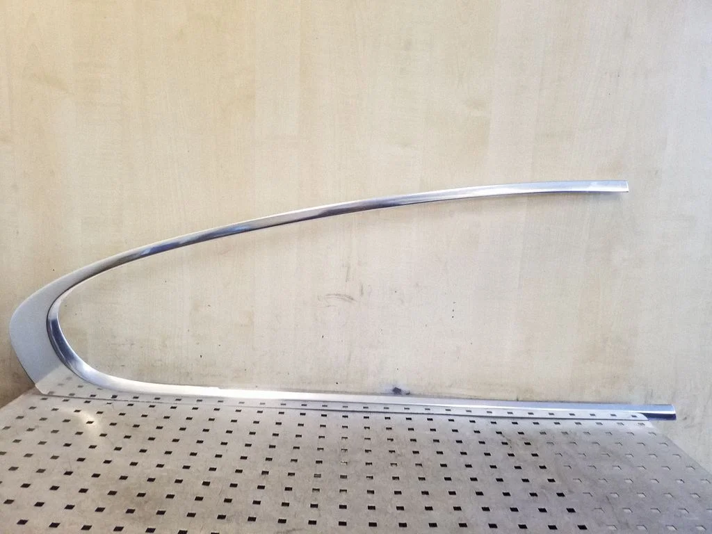 Tagaukse klaasi liist 8X23F255A60A