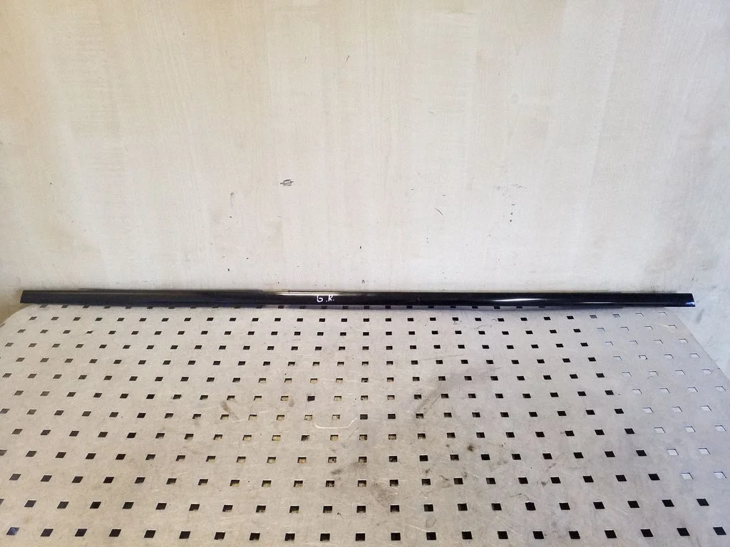 Rear door glass trim molding – right