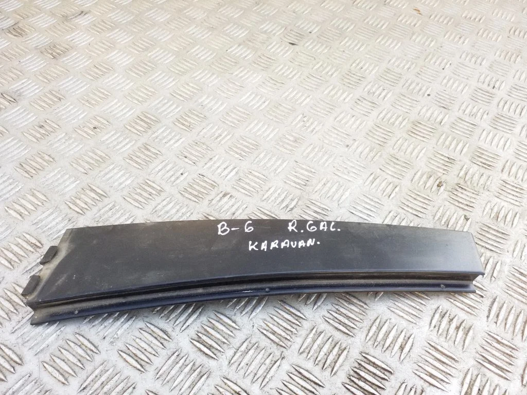 Aizmugurējo durvju stikla apdare – Volkswagen Passat B6 (2005-2010)