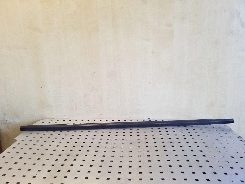 Rear door glass trim molding – Opel Zafira C (2011-2019)