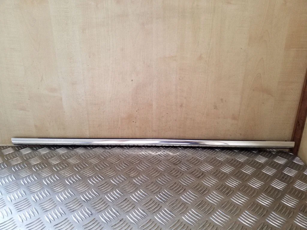 Tagaukse klaasi liist 3AF839475