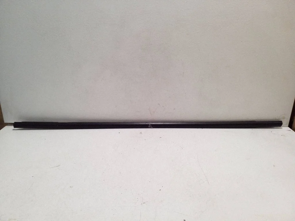 Front door glass trim molding – left