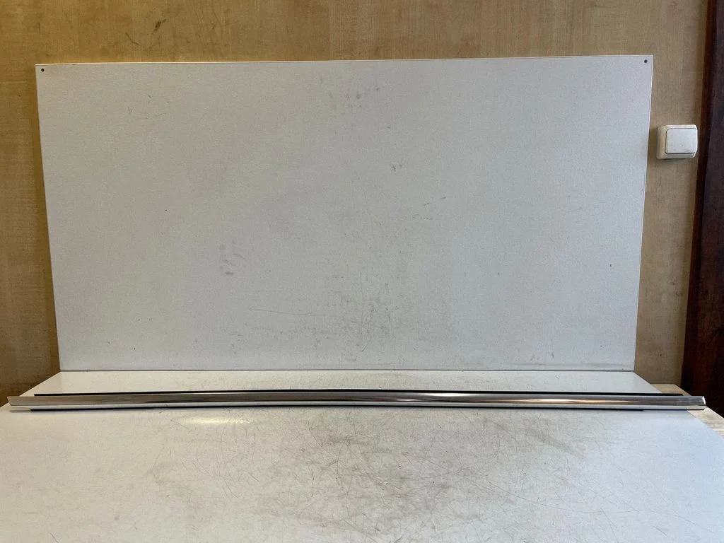 Listwa szyby drzwi przednich – Porsche Cayenne (92A) (2010-2017)