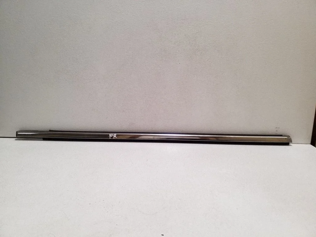 Listwa szyby drzwi przednich CJ54S25604B