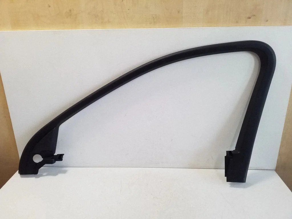 Front door glass trim molding – Audi Q4 e-tron (2021-)
