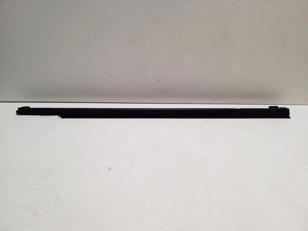 Front door glass trim molding – Lexus NX (2014-2021)