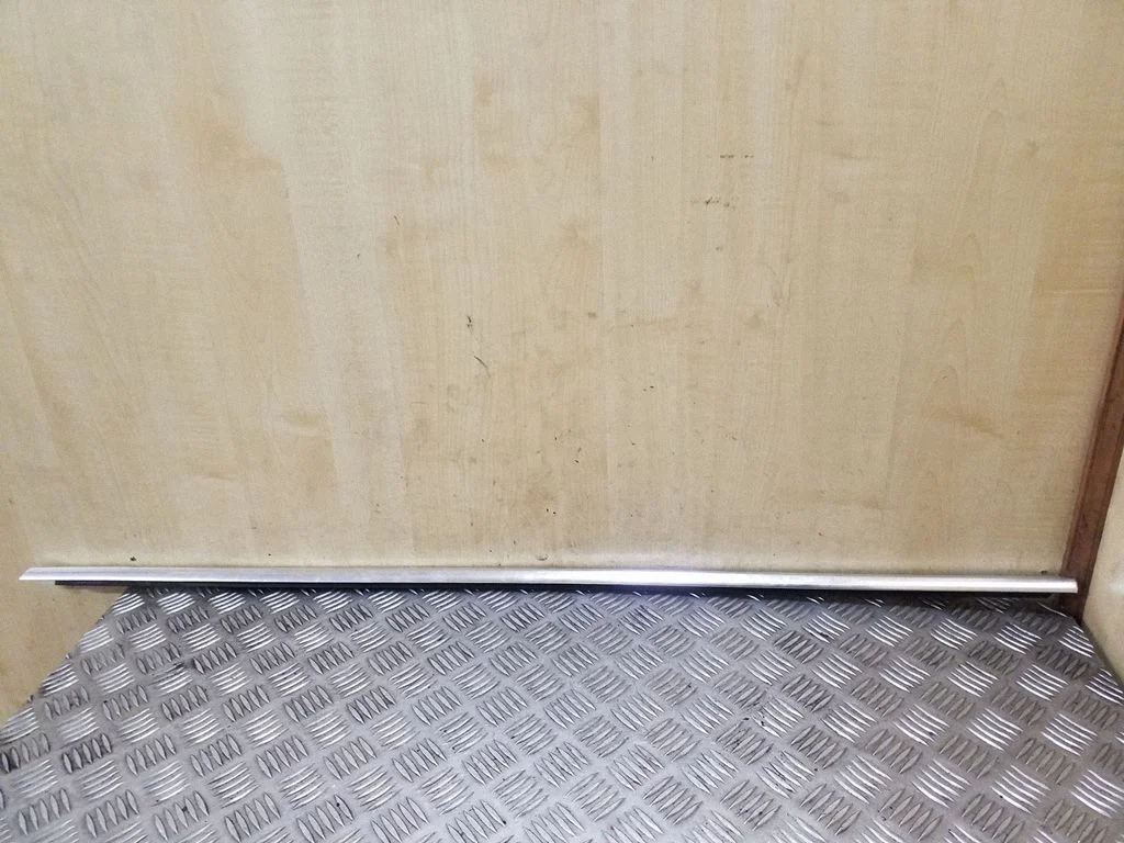Esiukse klaasi liist 22834388