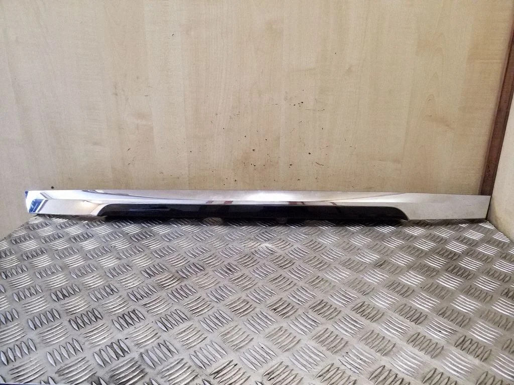 Trunk door license plate light bar – Jaguar XF X250 (2007-2015)