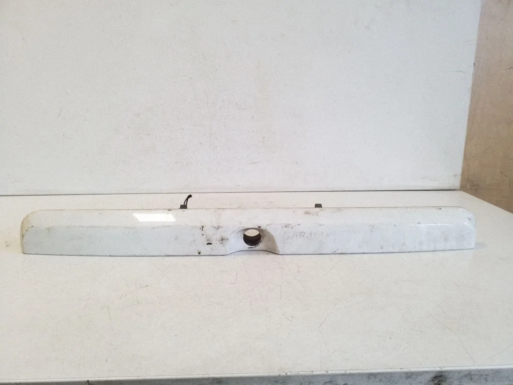 Trunk door license plate light bar 90559239
