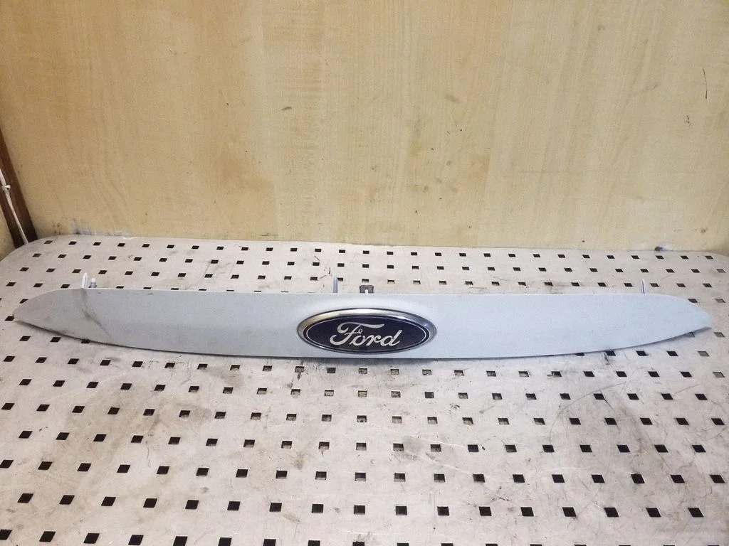 Trunk door license plate light bar CV44S43404ABW