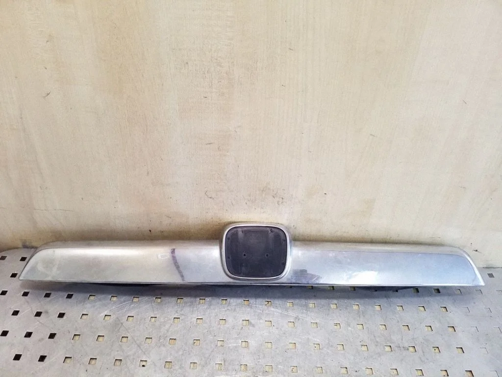 Trunk door license plate light bar 74890SWWE010