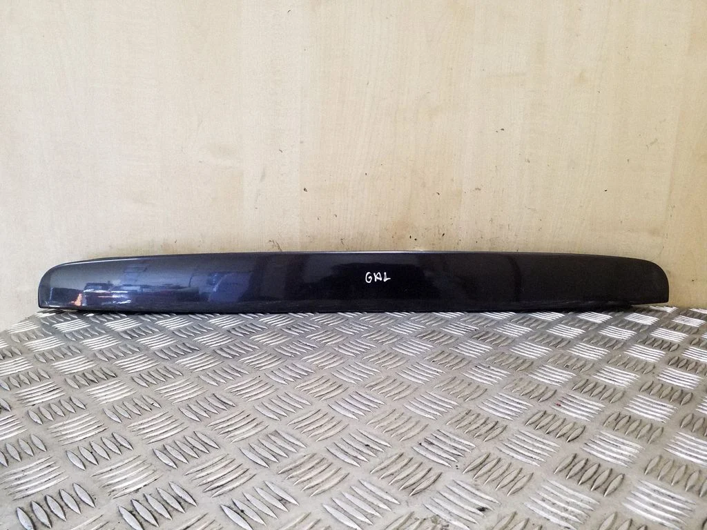 Trunk door license plate light bar – Hyundai Santa Fe (2006-2012)