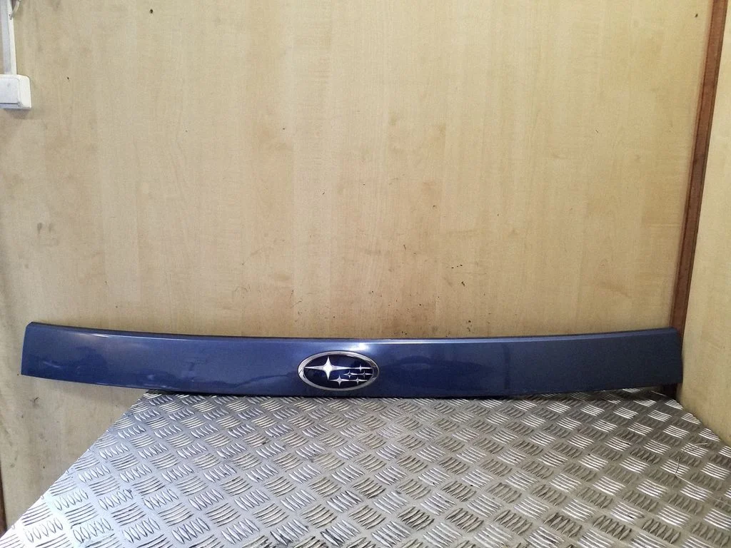 Trunk door license plate light bar – Subaru Forester SH (2008-2013)