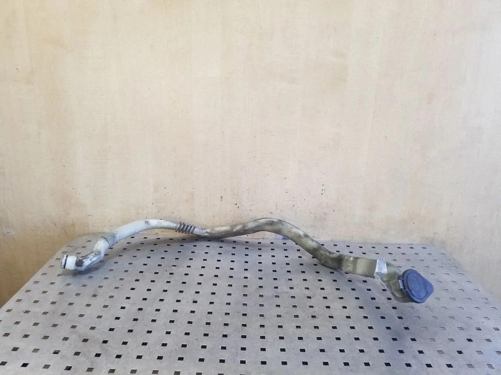 Logu šķidruma tvertnes uzpildes caurulīte 13264011