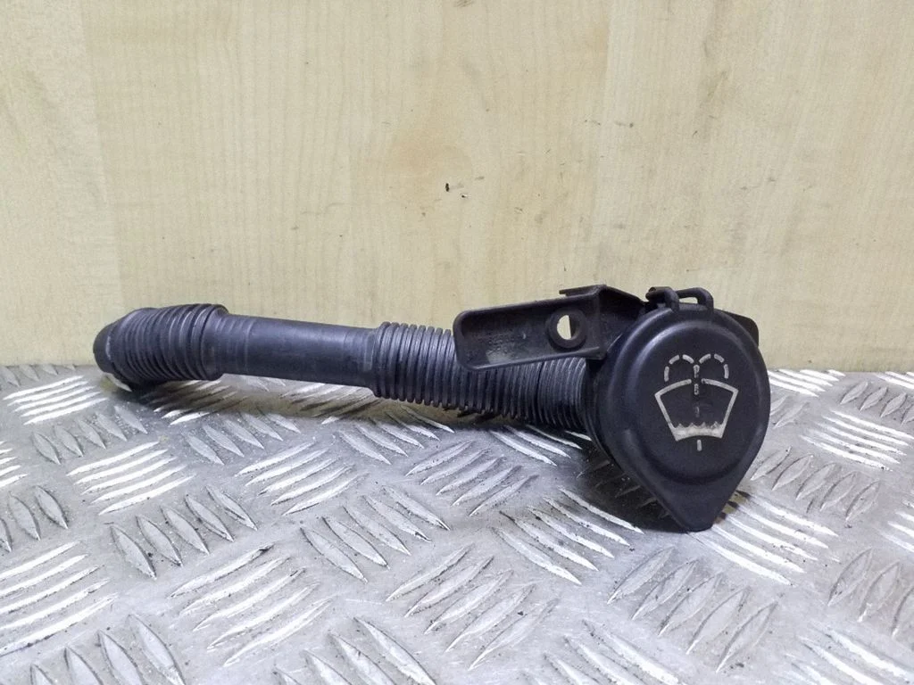 Klaasipesuvedeliku paagi täitetoru – BMW X5 E70 (2006-2013)