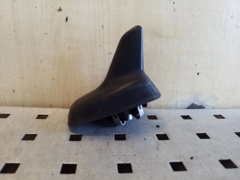 Radio antena – Volkswagen Passat CC (2008-2016)