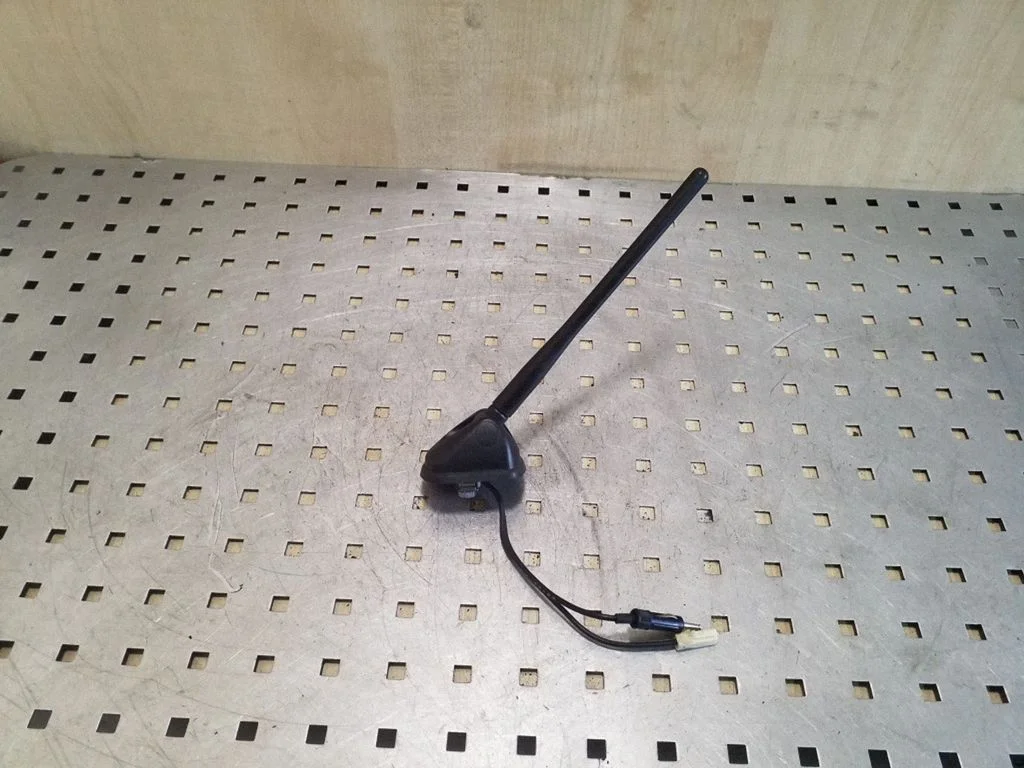 Radio antena