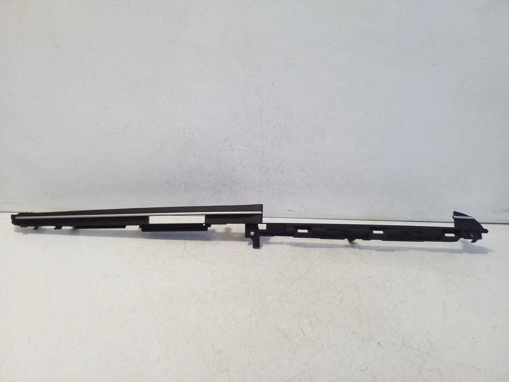 Armatuurlaua viimistlus – Toyota Prius (XW30) (2009-2015)