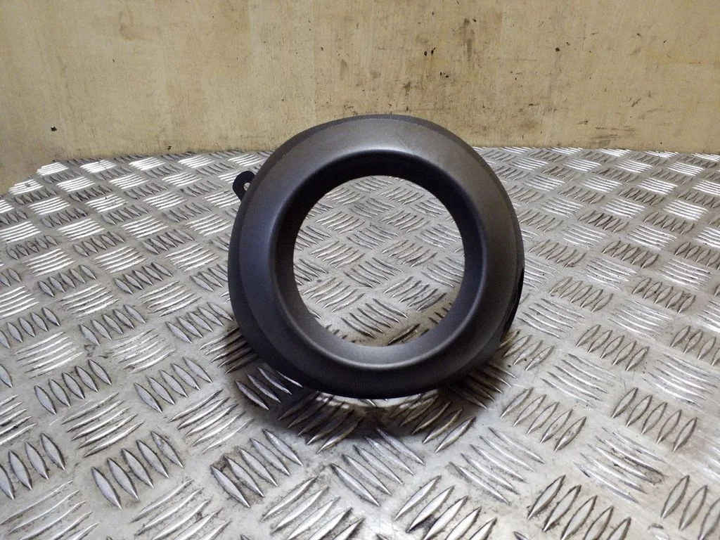 Panel trim 18428710