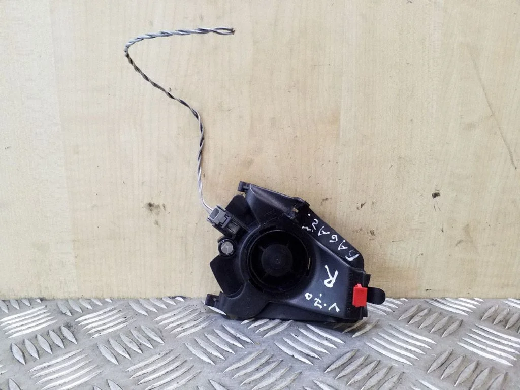 High frequency speaker in the rear doors – Volvo V70 (2000-2004)
