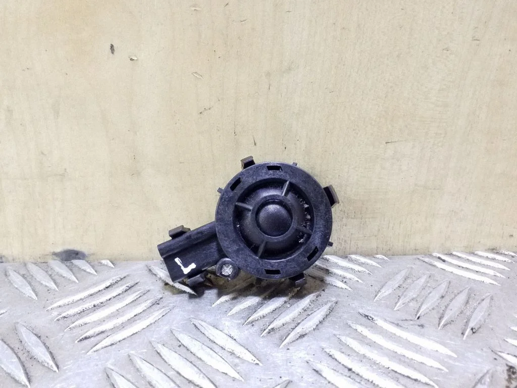 High frequency speaker in the rear doors – Volvo XC60 (2009-2013)