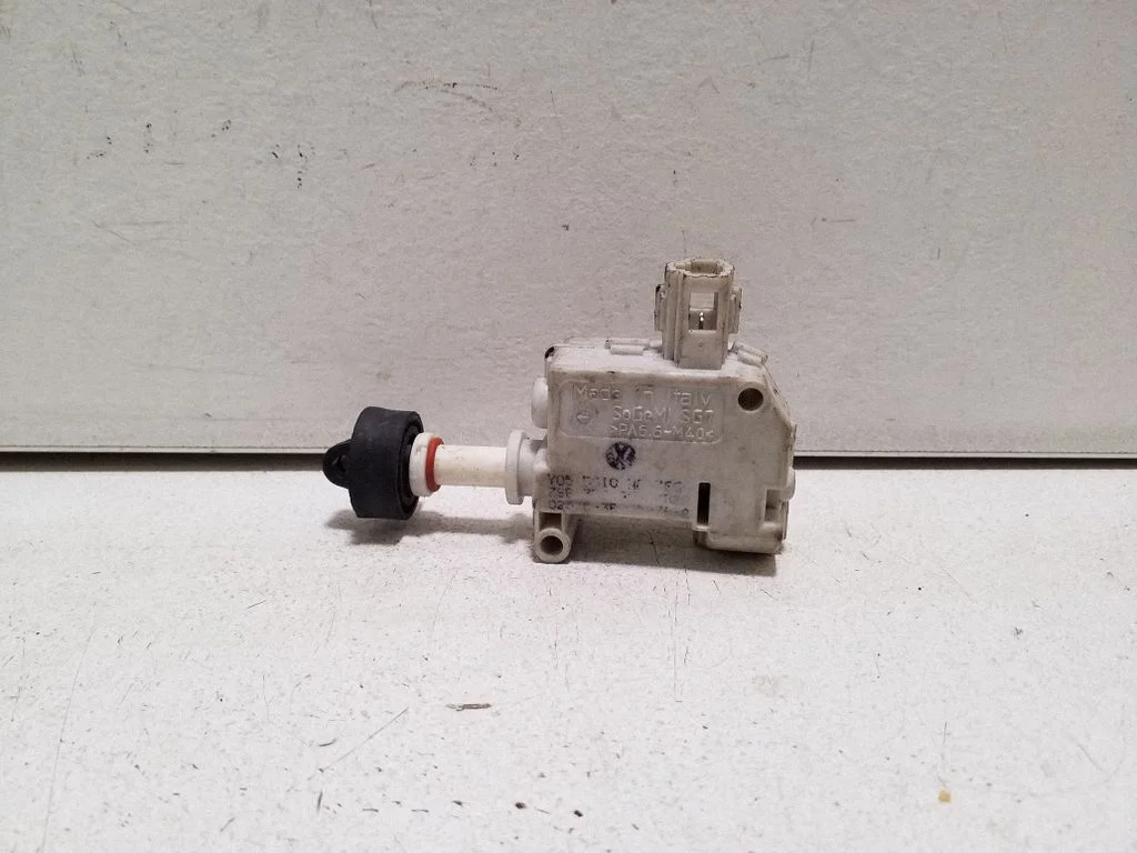Kütusepaagi korgi luku mootor 3B0959782A