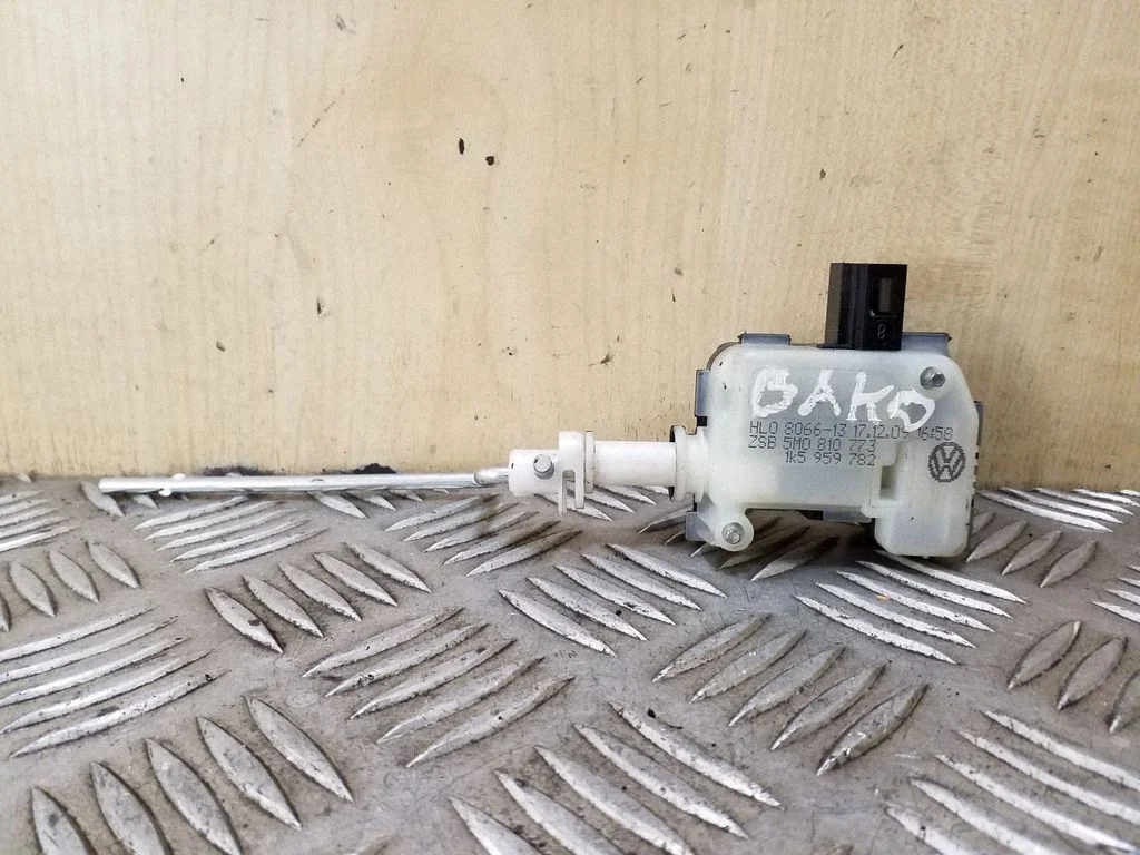 Fuel tank cap lock motor – Volkswagen Golf Plus (2005-2013)