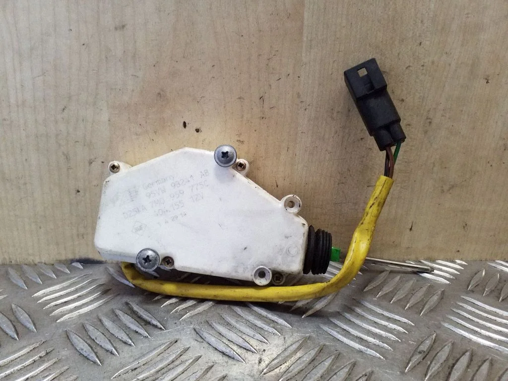 Kütusepaagi korgi luku mootor 95VW9B241AB