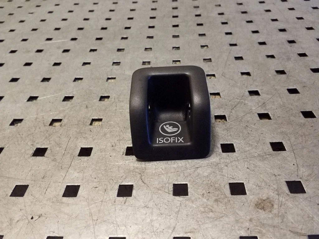 ISOFIX dangtelis