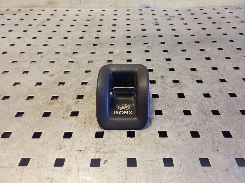ISOFIX dangtelis