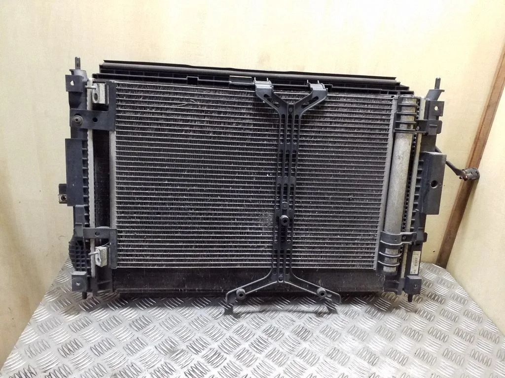 Radiaatorite komplekt 9673629780B