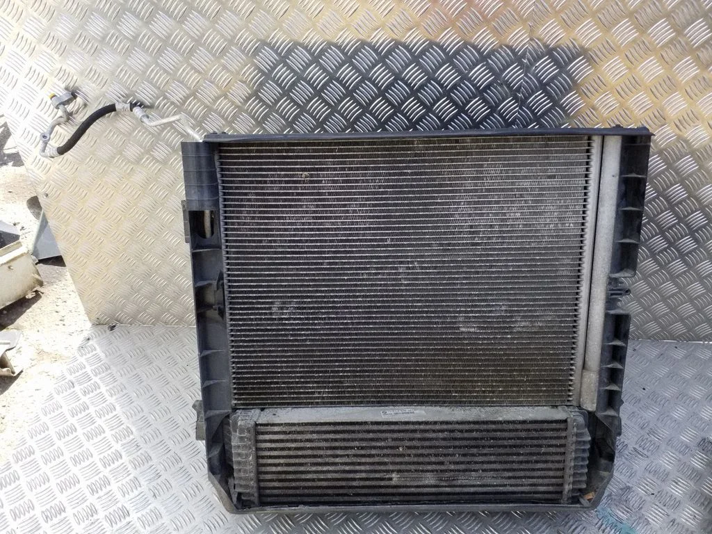 Radiaatorite komplekt – BMW X6 E71 (2008-2014)