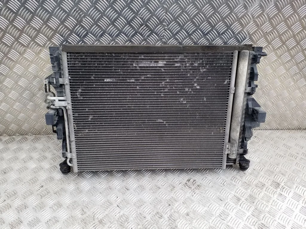 Radiatoru komplekts VP7EKH19710AF