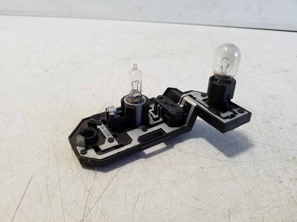 Tail light bulb cover holder – BMW 5 Series F10 F11 (2009-2016)