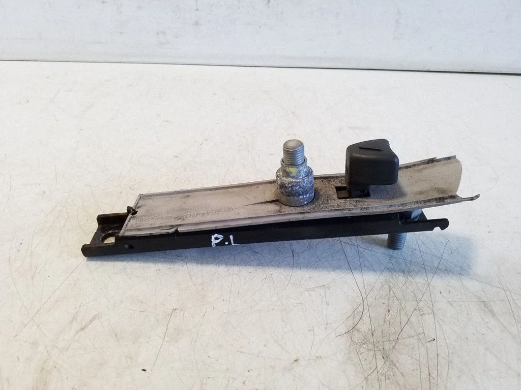 Seat belt adjustment rail – Iveco Daily 5th gen (2011-2014)