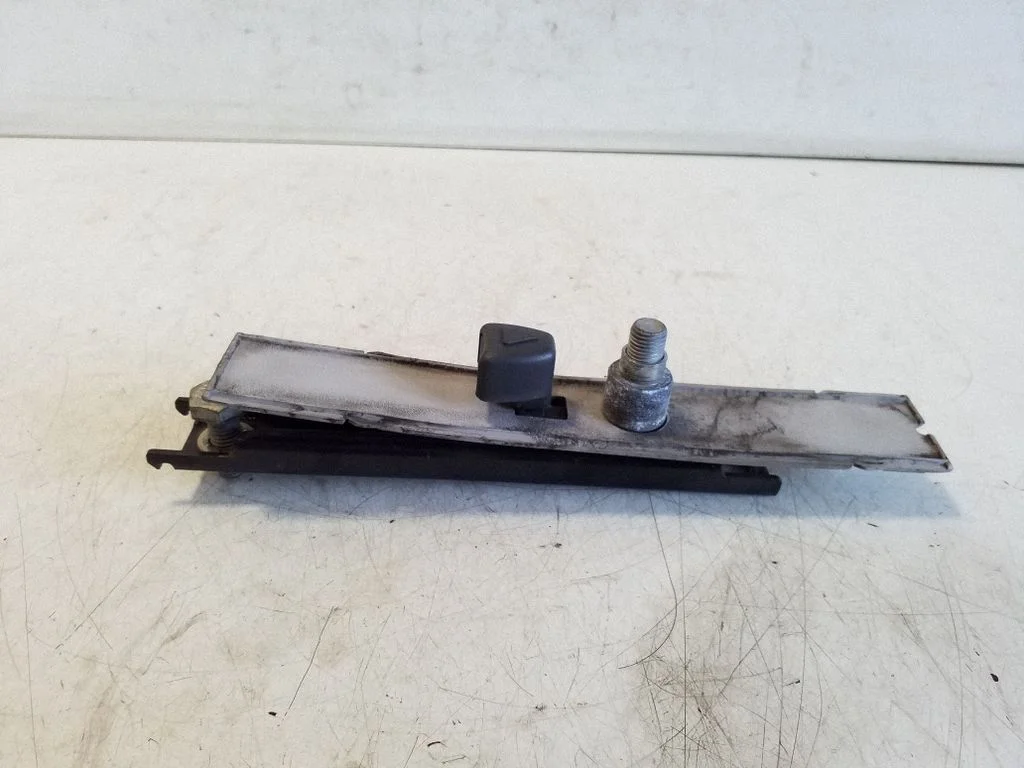 Seat belt adjustment rail – Iveco Daily 5th gen (2011-2014)