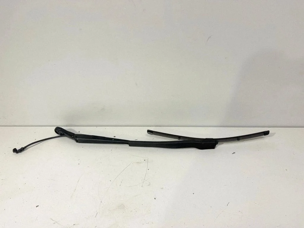 Esiklaasi kojameeste kang – BMW 4-seeria G22 G23 G24 G26 (2020-)