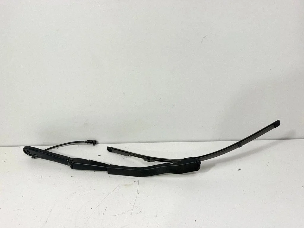 Front wiper blade arm – BMW 4 Series G22 G23 G24 G26 (2020-)