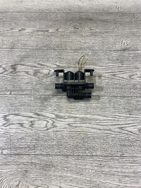 Coolant heater control valve – BMW 5 Series E60 E61 (2004-2010)