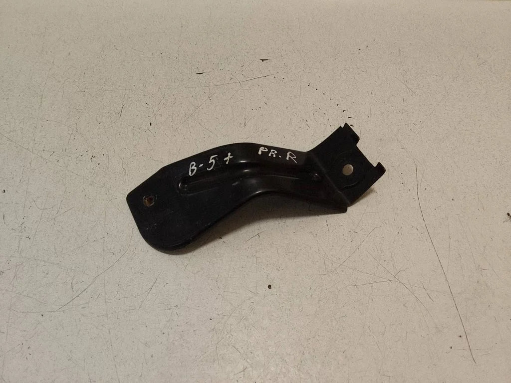 Fender mounting bracket – Volkswagen Passat B5.5 (2001-2005)